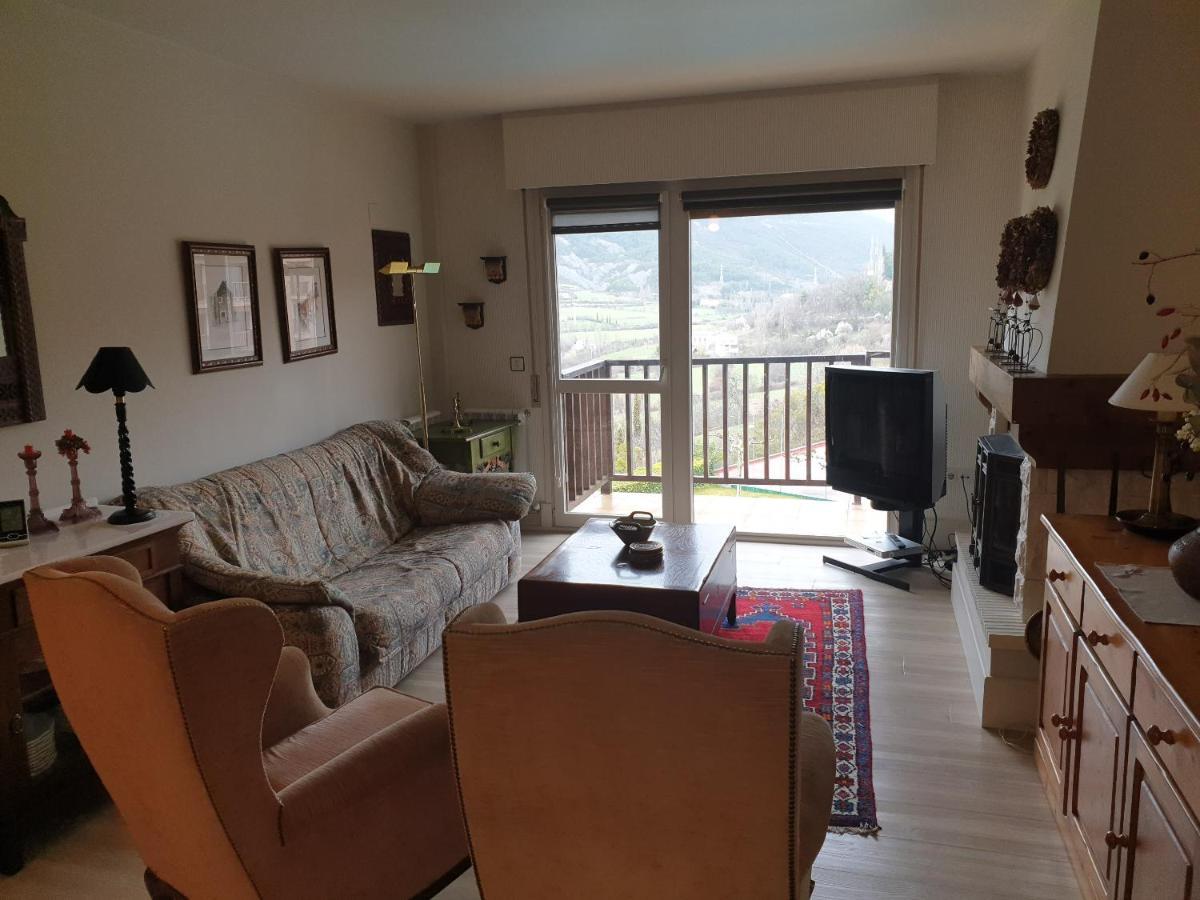 Apartamento Los Valles Jaca Exterior foto