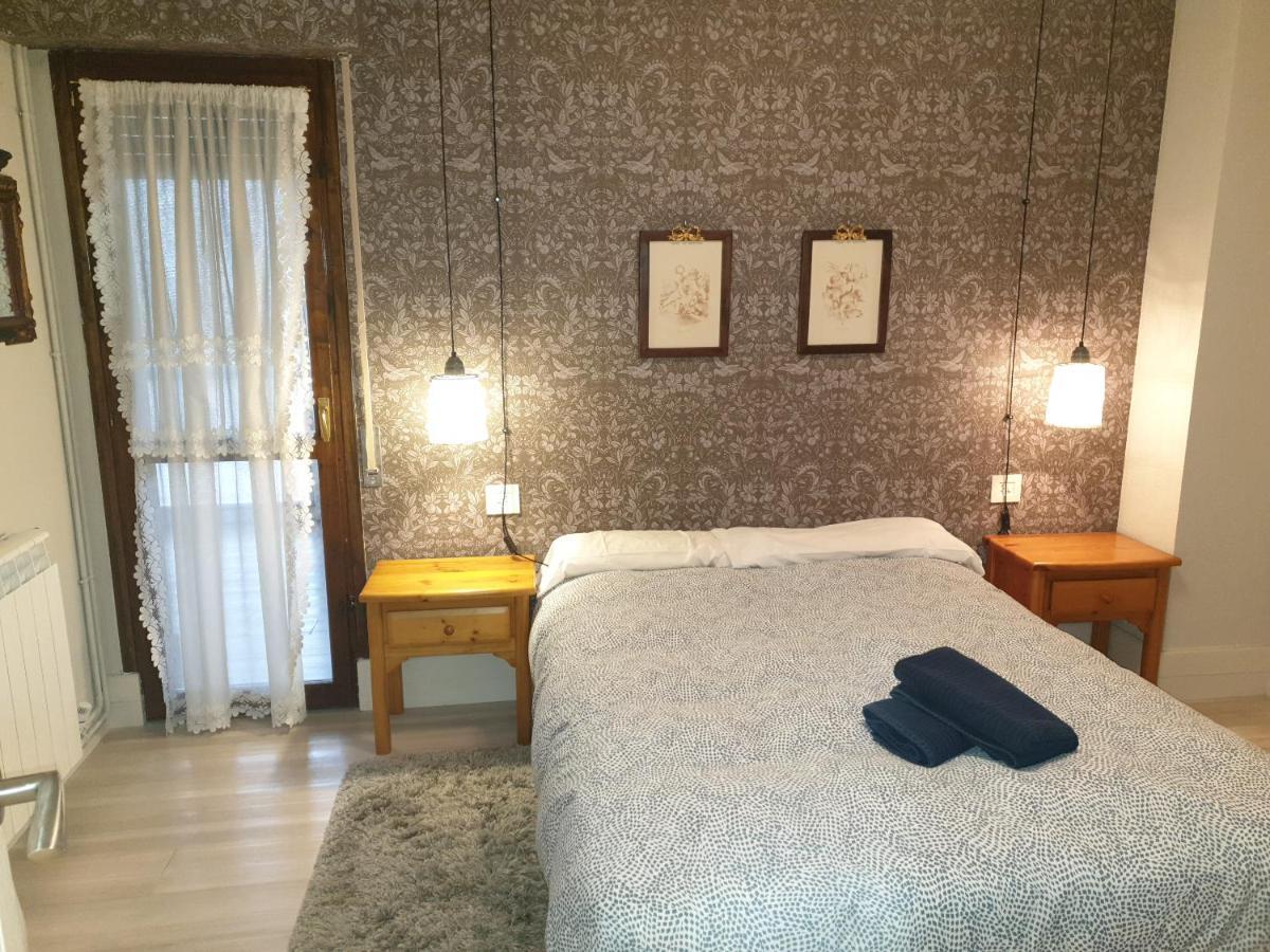 Apartamento Los Valles Jaca Exterior foto